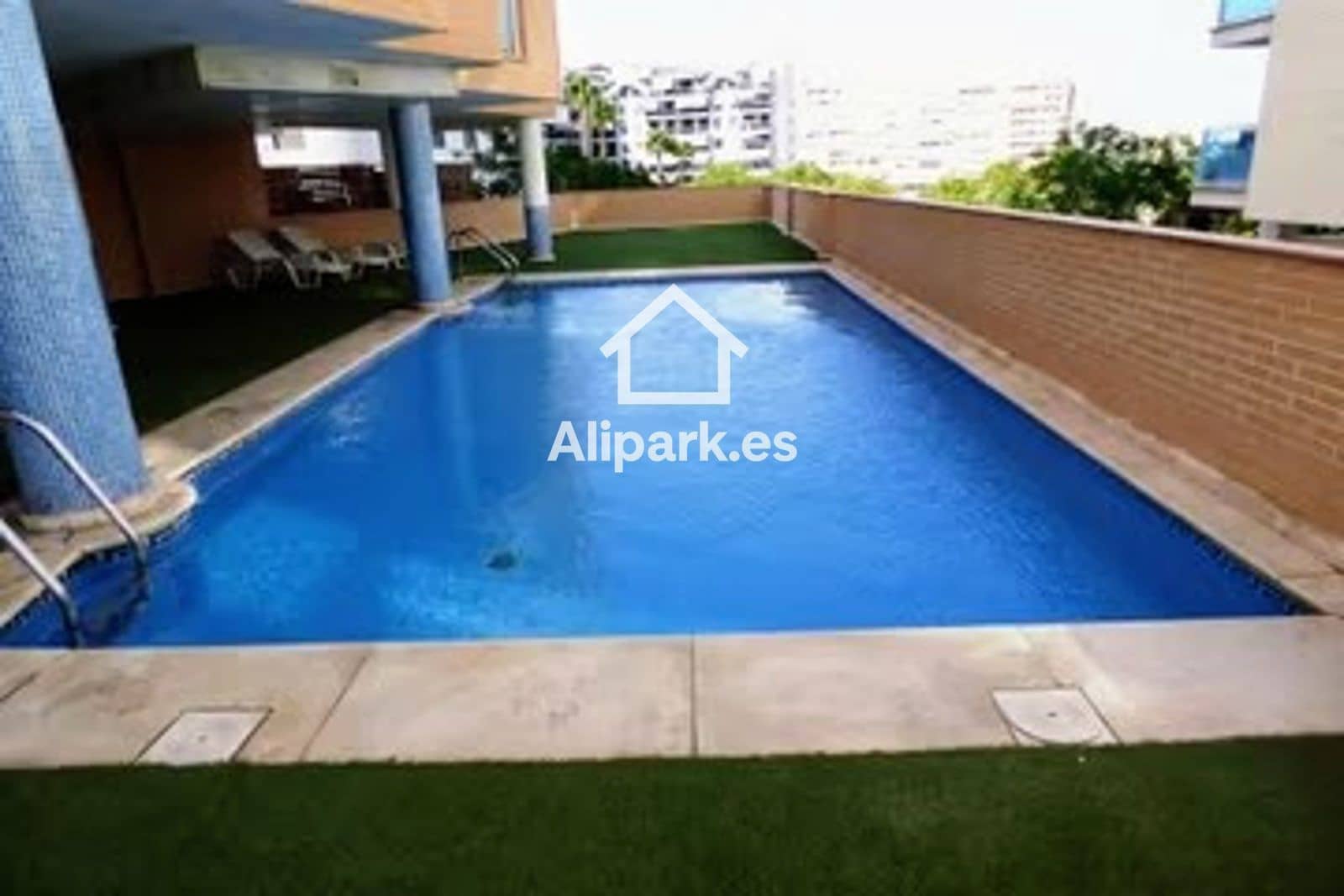 Piso de 3 habitaciones en Alicante / Alacant ciudad en venta con piscina - 330.000 € (Ref: 9453327)