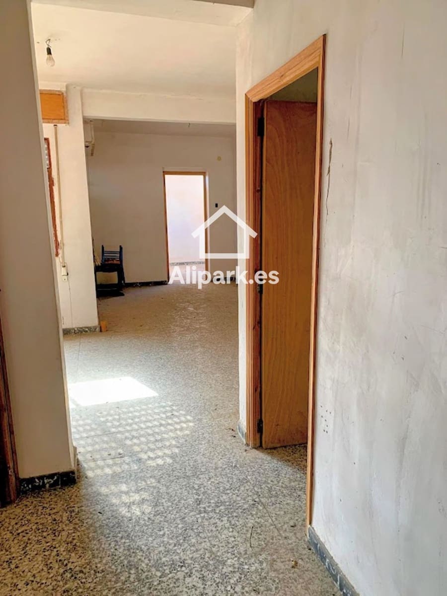 3 bedroom Flat for sale in Alcoy / Alcoi - € 48,000 (Ref: 9453330)