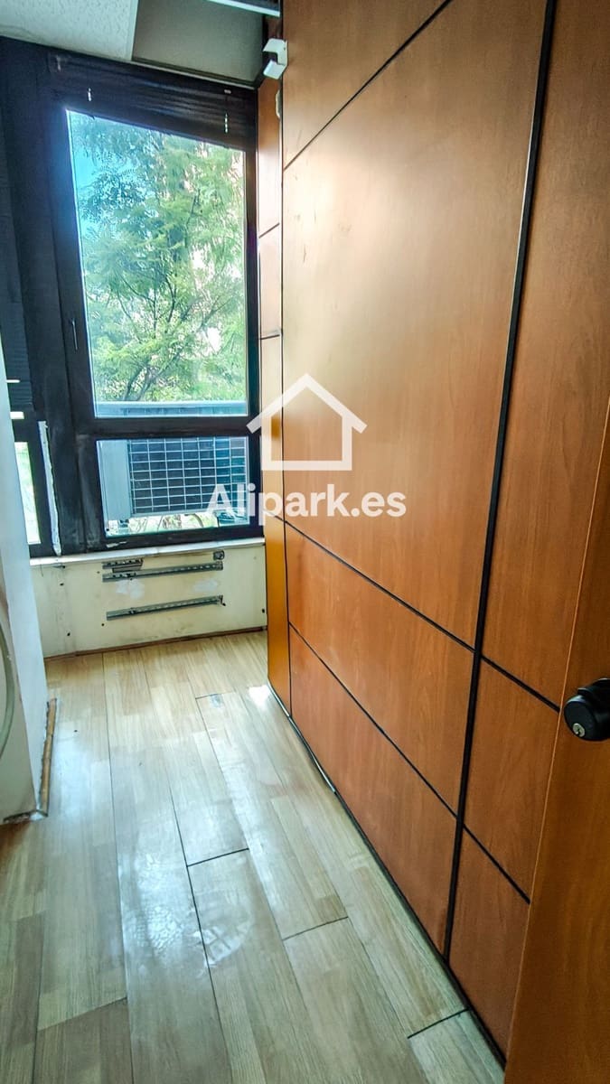 Office for rent in Alicante / Alacant city with garage - € 1,000 (Ref: 9453331)