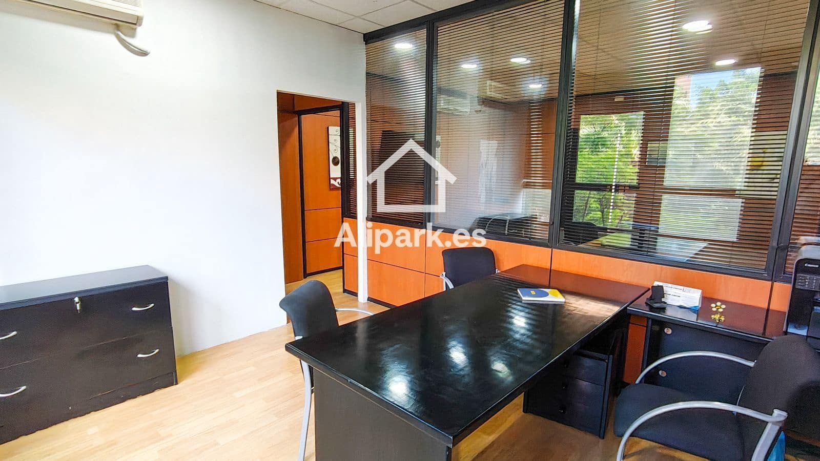 Office for rent in Alicante / Alacant city with garage - € 1,000 (Ref: 9453331)