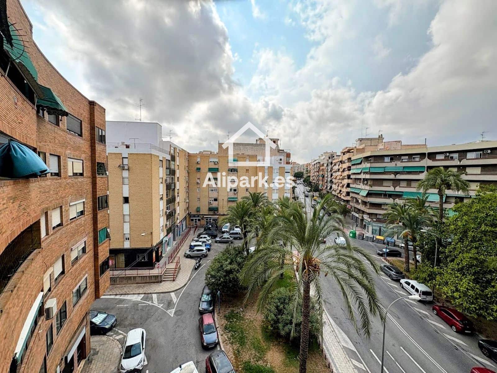 4 bedroom Flat for sale in Alicante / Alacant city - € 189,950 (Ref: 9453333)