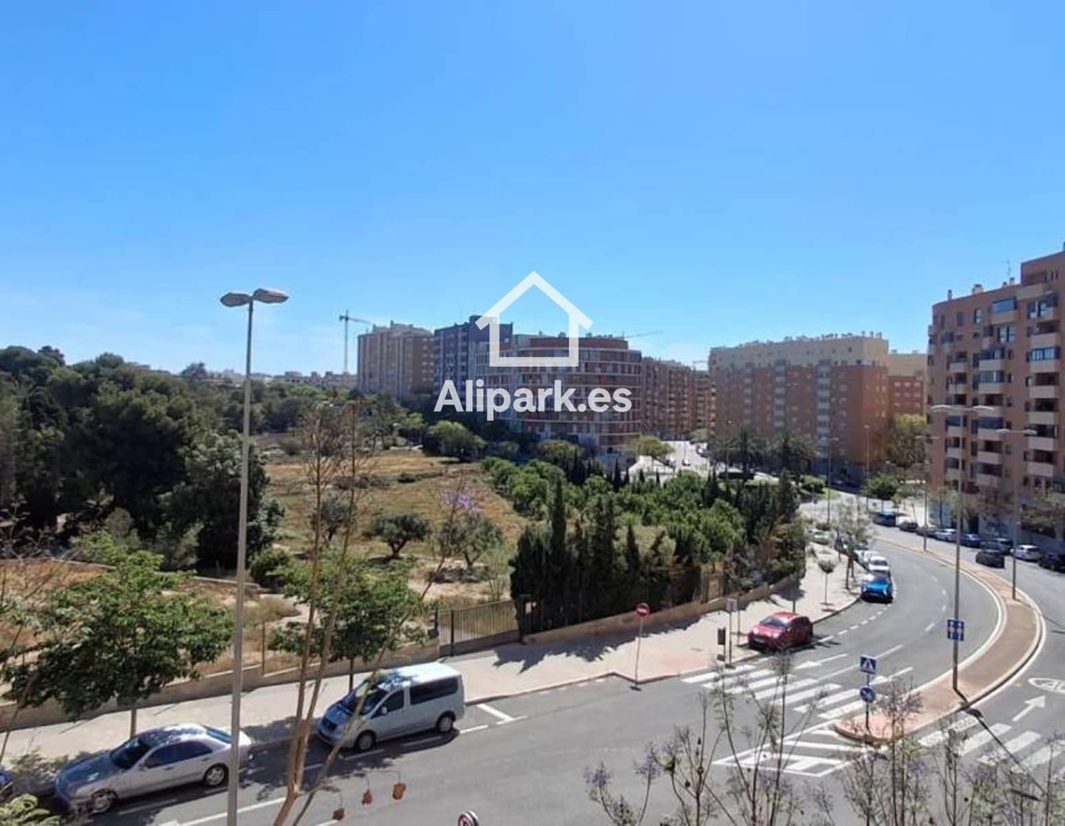Piso de 3 habitaciones en Alicante / Alacant ciudad en alquiler - 1.200 € (Ref: 9453334)