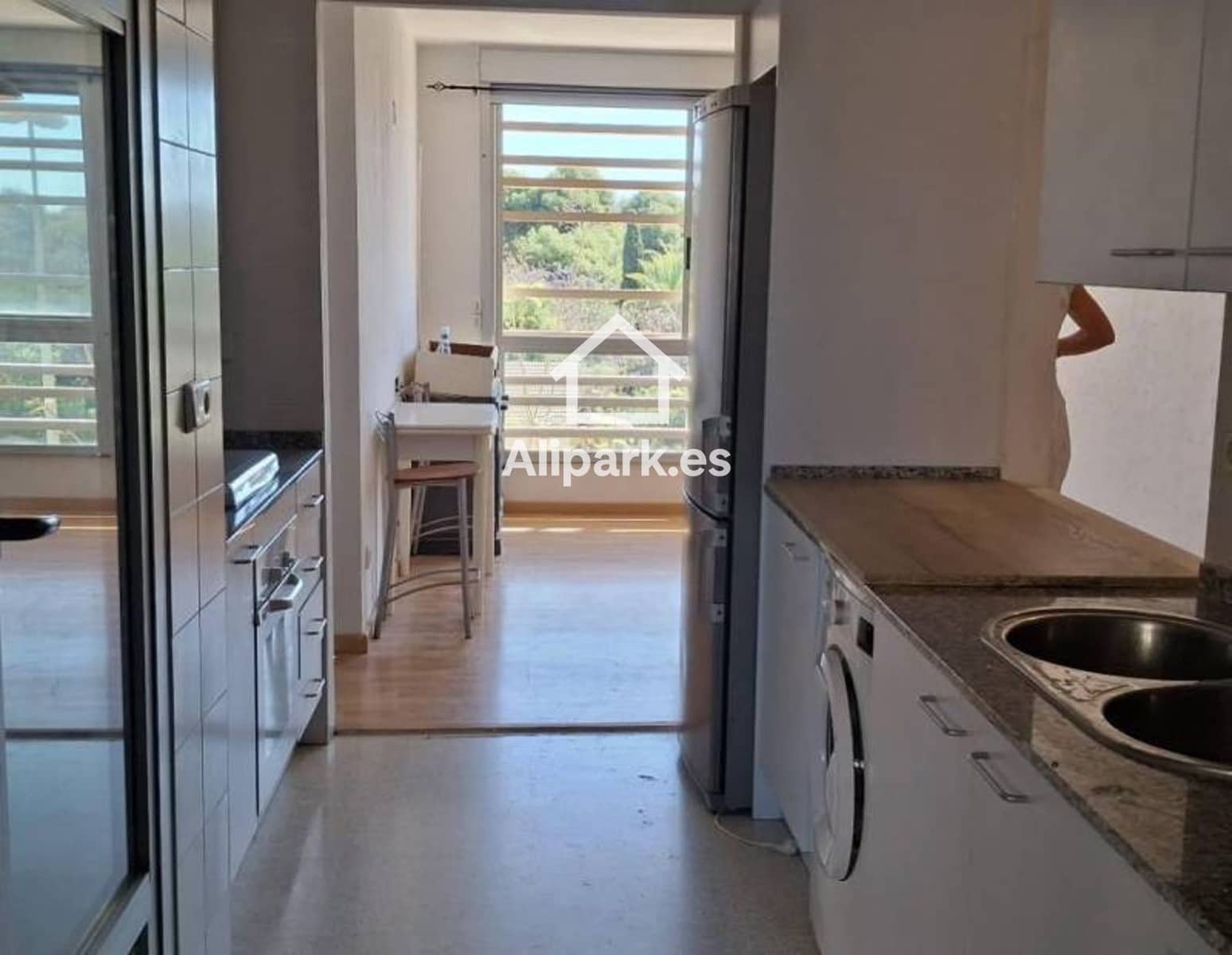 Piso de 3 habitaciones en Alicante / Alacant ciudad en alquiler - 1.200 € (Ref: 9453334)