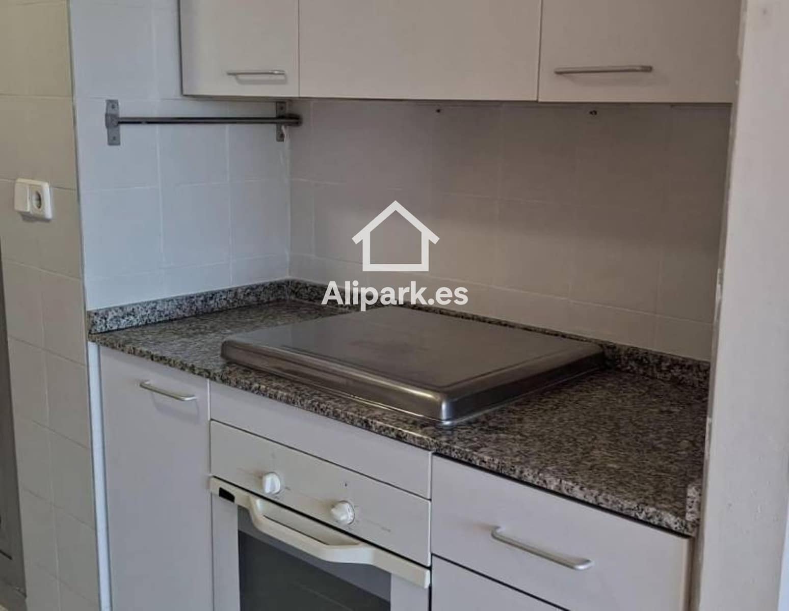 Piso de 3 habitaciones en Alicante / Alacant ciudad en alquiler - 1.200 € (Ref: 9453334)