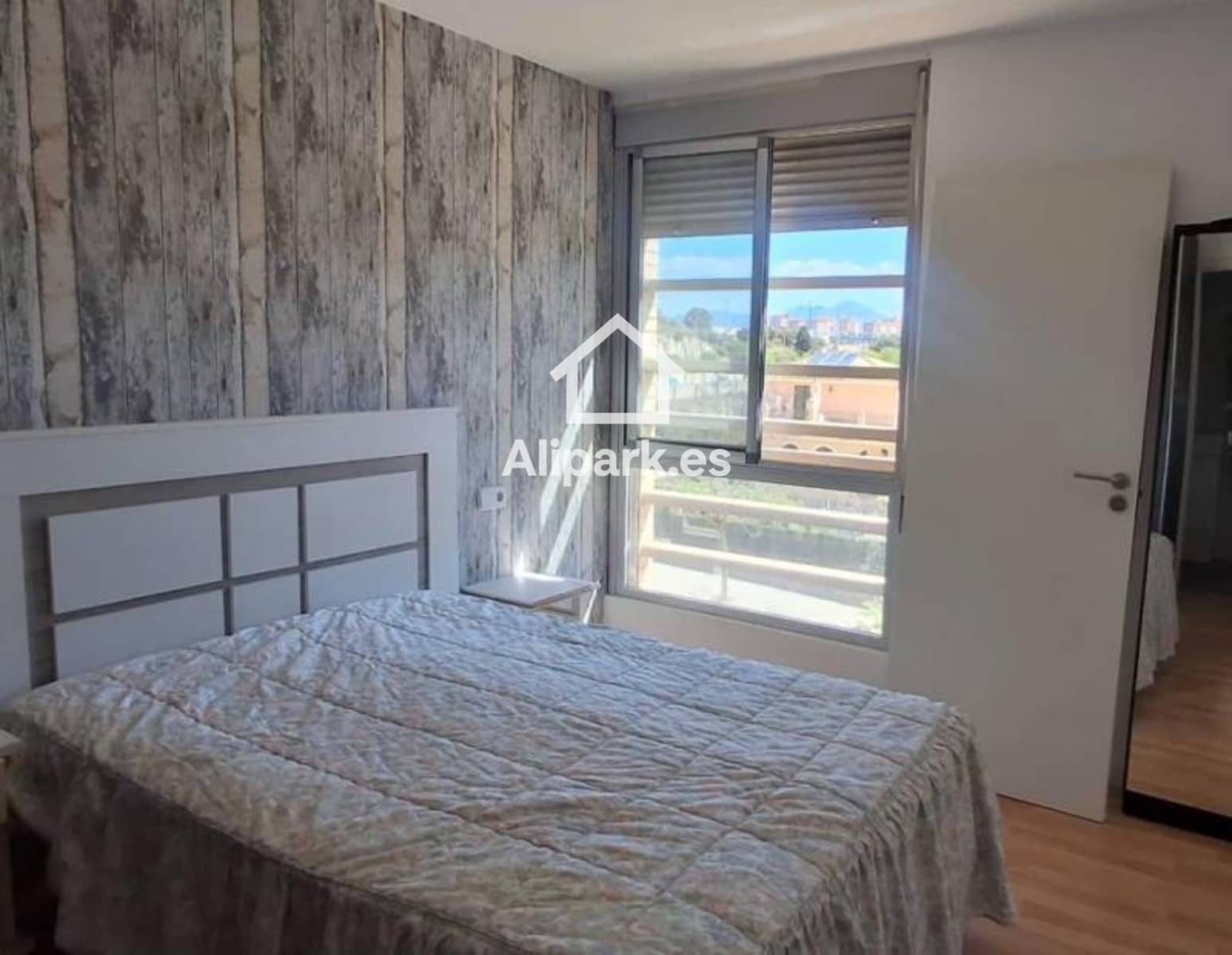 Piso de 3 habitaciones en Alicante / Alacant ciudad en alquiler - 1.200 € (Ref: 9453334)