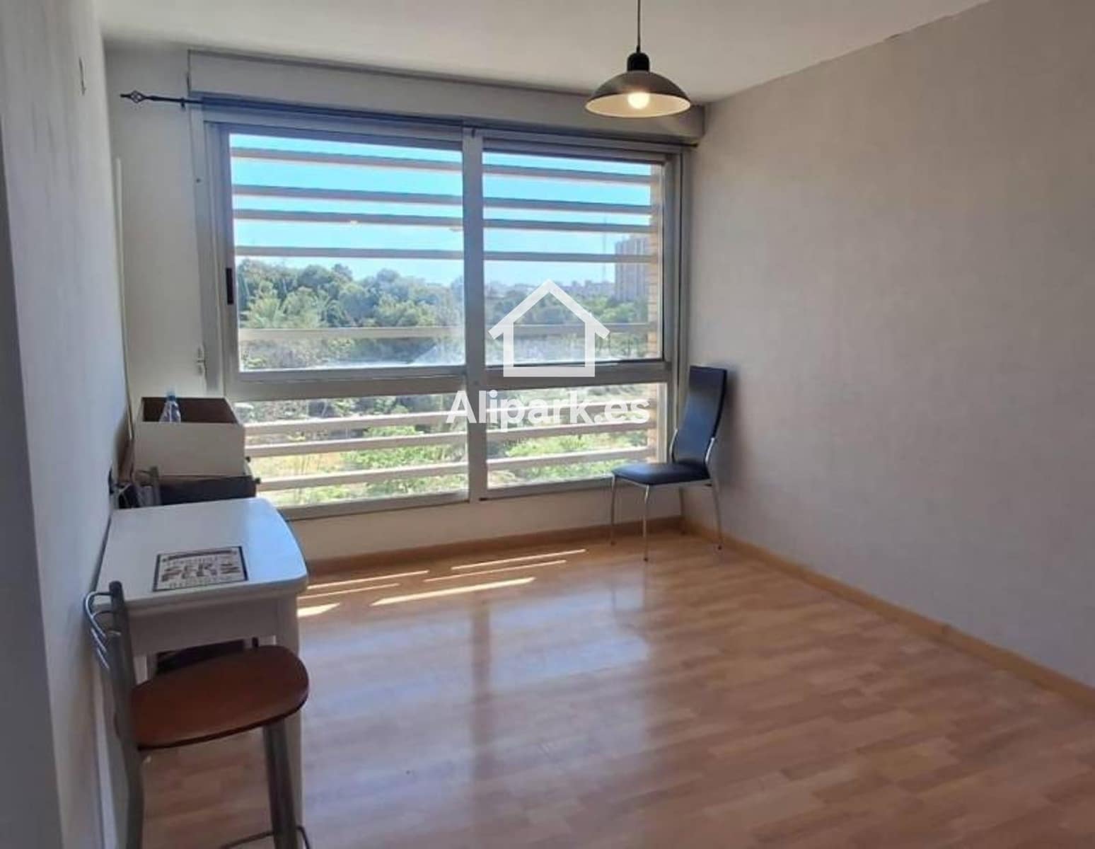 Piso de 3 habitaciones en Alicante / Alacant ciudad en alquiler - 1.200 € (Ref: 9453334)