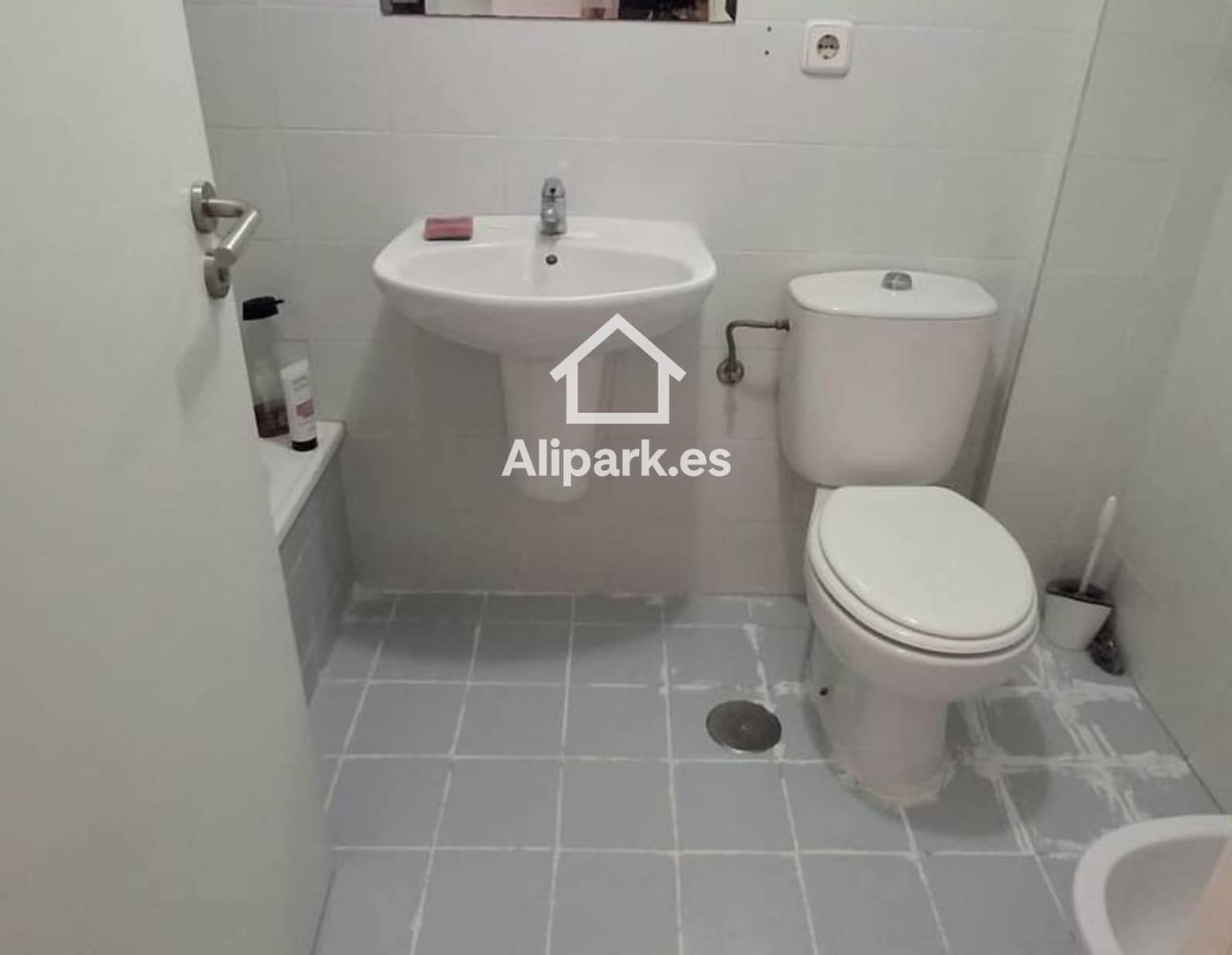 Piso de 3 habitaciones en Alicante / Alacant ciudad en alquiler - 1.200 € (Ref: 9453334)