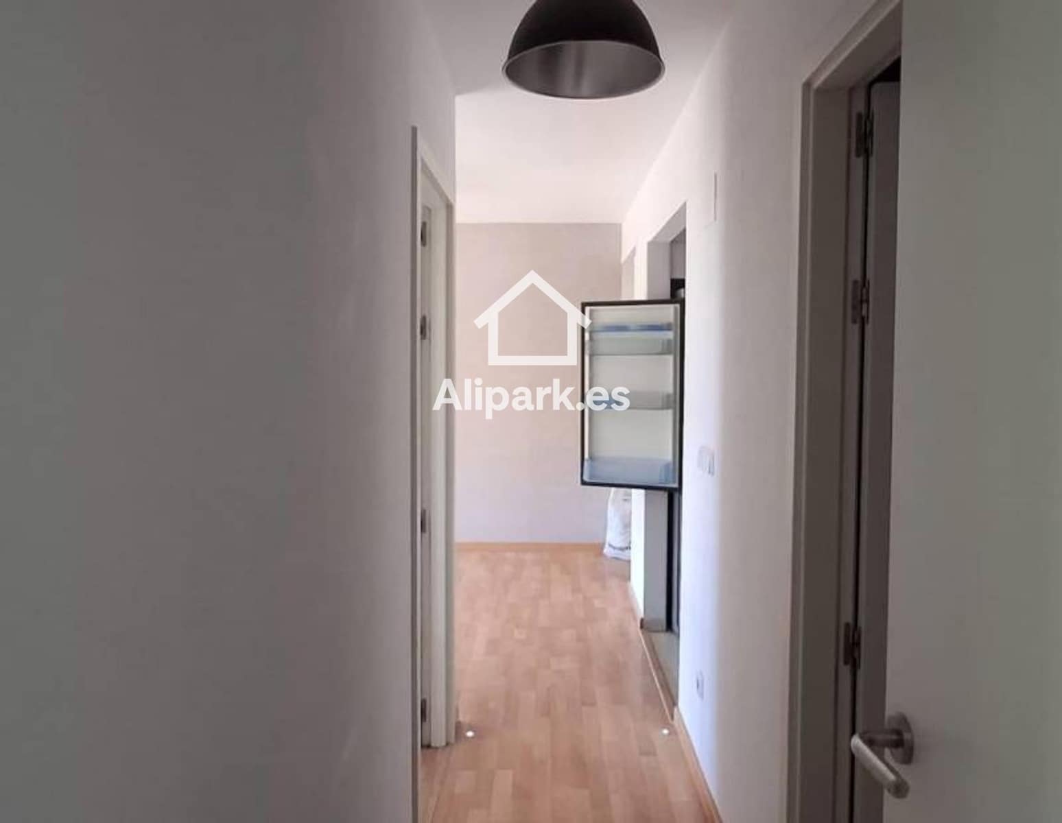 Piso de 3 habitaciones en Alicante / Alacant ciudad en alquiler - 1.200 € (Ref: 9453334)