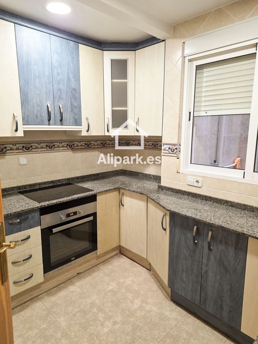 3 chambre Appartement à vendre à Alicante ville - 190 000 € (Ref: 9453335)