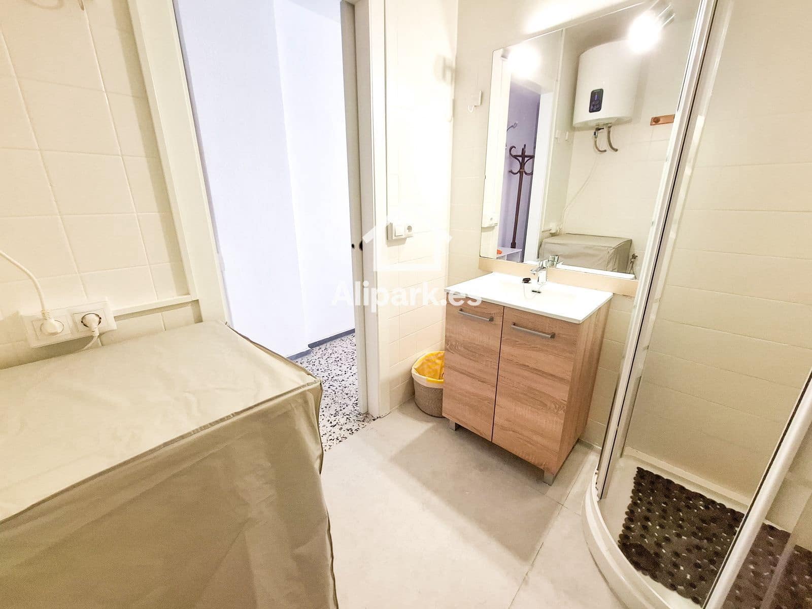 1 bedroom Flat for sale in Alicante / Alacant city with pool - € 220,000 (Ref: 9453337)