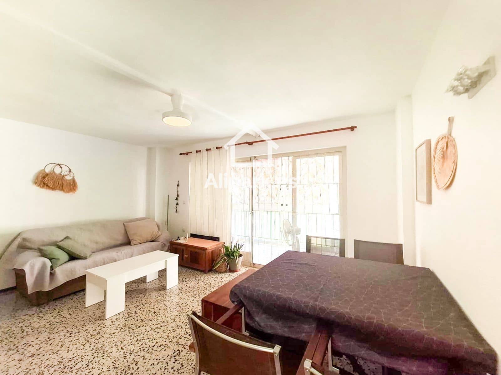 1 bedroom Flat for sale in Alicante / Alacant city with pool - € 220,000 (Ref: 9453337)