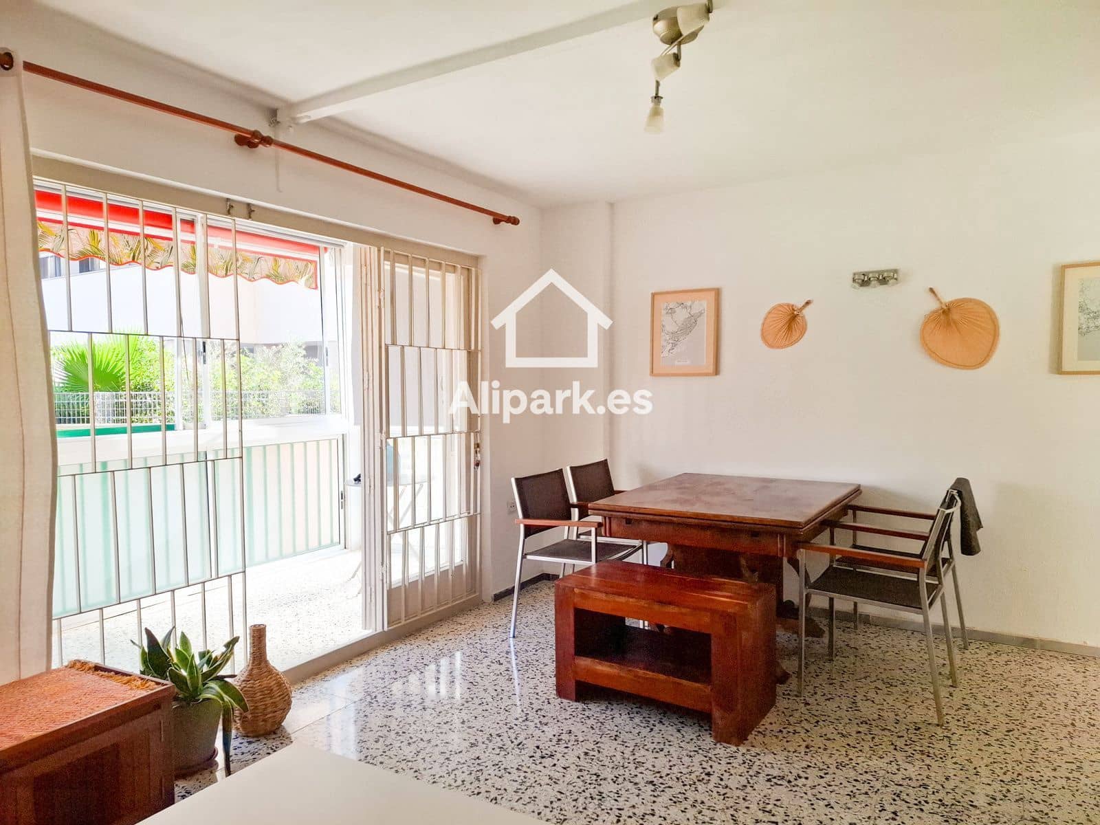 1 bedroom Flat for sale in Alicante / Alacant city with pool - € 220,000 (Ref: 9453337)