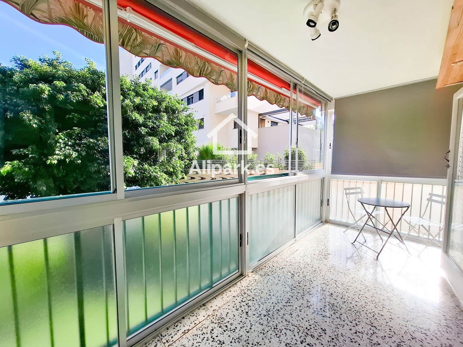 1 bedroom Flat for sale in Alicante / Alacant city with pool - € 220,000 (Ref: 9453337)