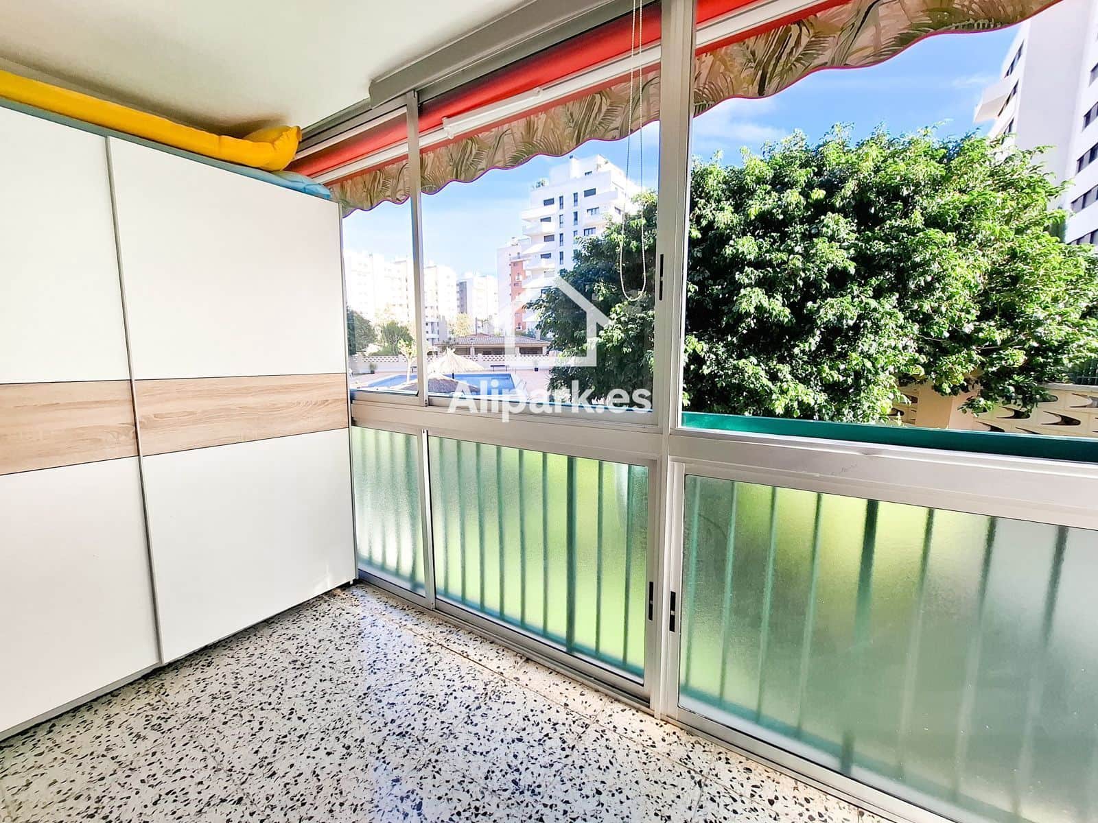 1 bedroom Flat for sale in Alicante / Alacant city with pool - € 220,000 (Ref: 9453337)