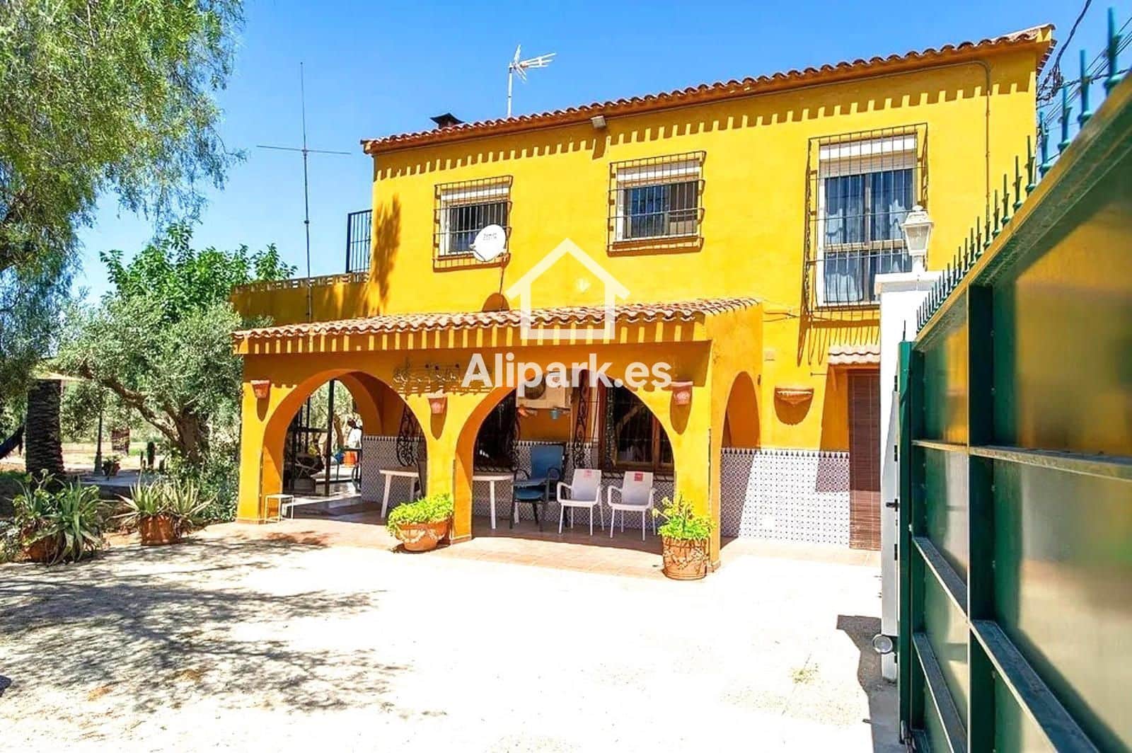 Chalet de 6 habitaciones en Alicante / Alacant ciudad en venta con piscina garaje - 485.000 € (Ref: 9453338)
