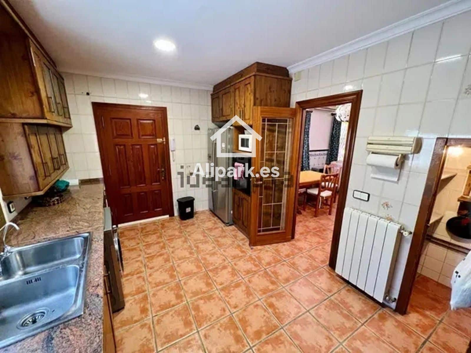 Chalet de 6 habitaciones en Alicante / Alacant ciudad en venta con piscina garaje - 485.000 € (Ref: 9453338)