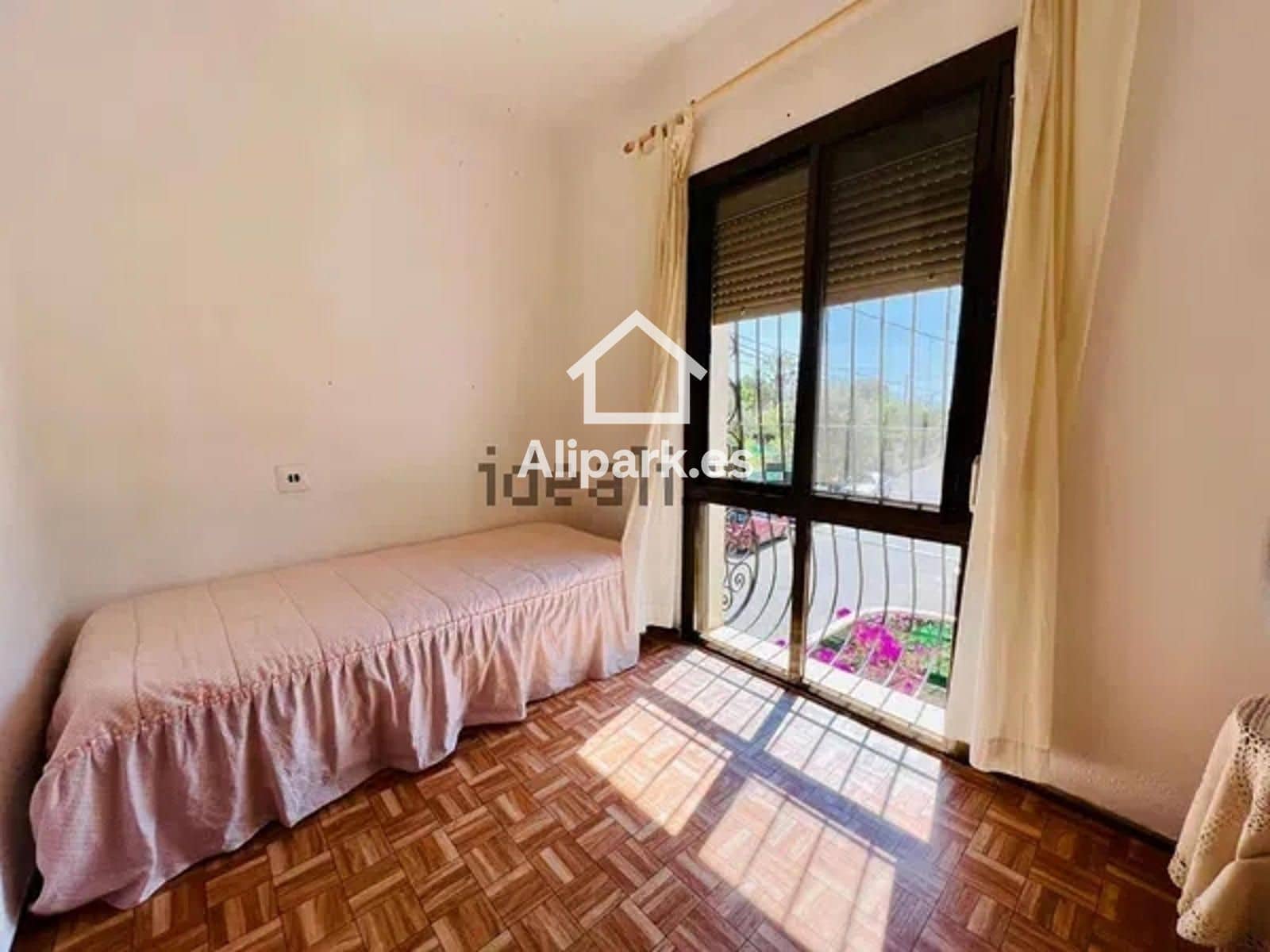 Chalet de 6 habitaciones en Alicante / Alacant ciudad en venta con piscina garaje - 485.000 € (Ref: 9453338)