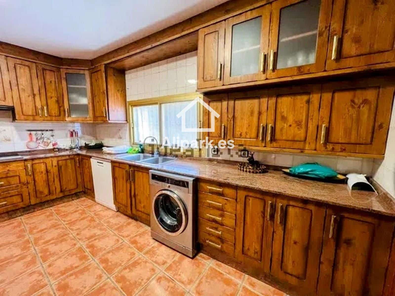 Chalet de 6 habitaciones en Alicante / Alacant ciudad en venta con piscina garaje - 485.000 € (Ref: 9453338)