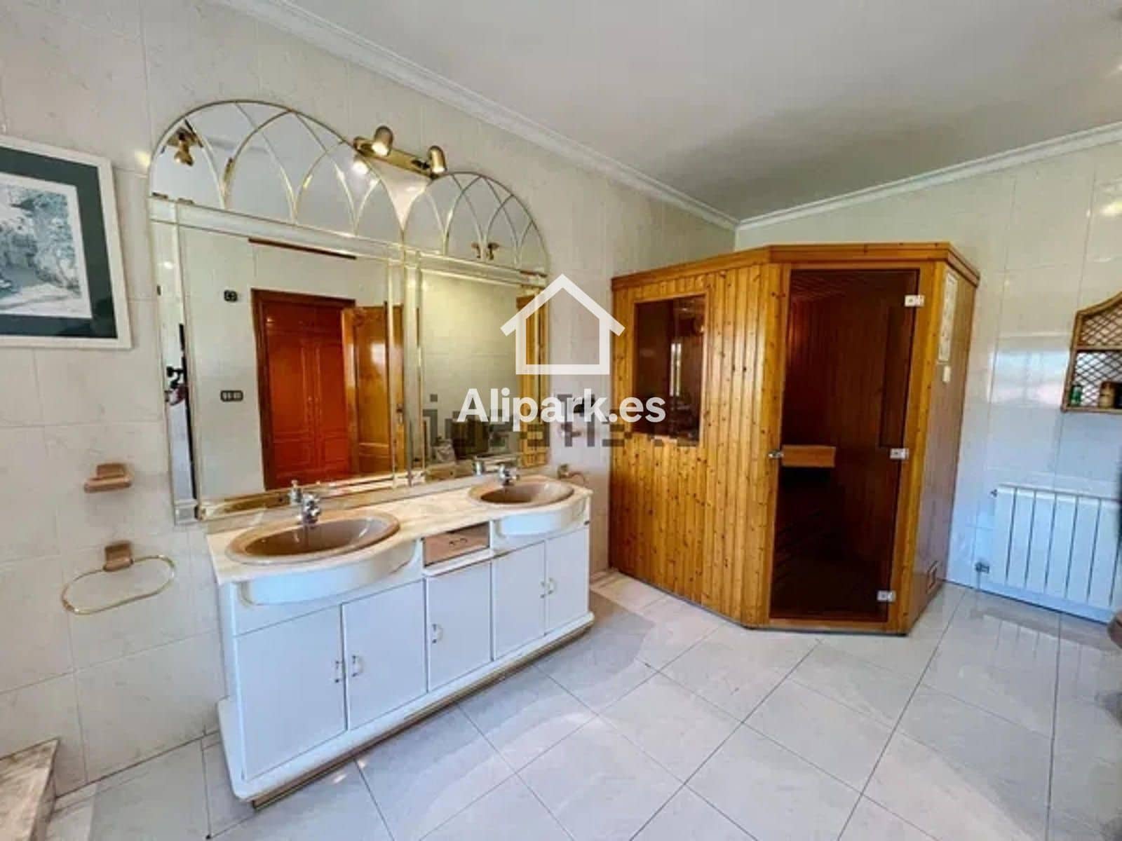 Chalet de 6 habitaciones en Alicante / Alacant ciudad en venta con piscina garaje - 485.000 € (Ref: 9453338)