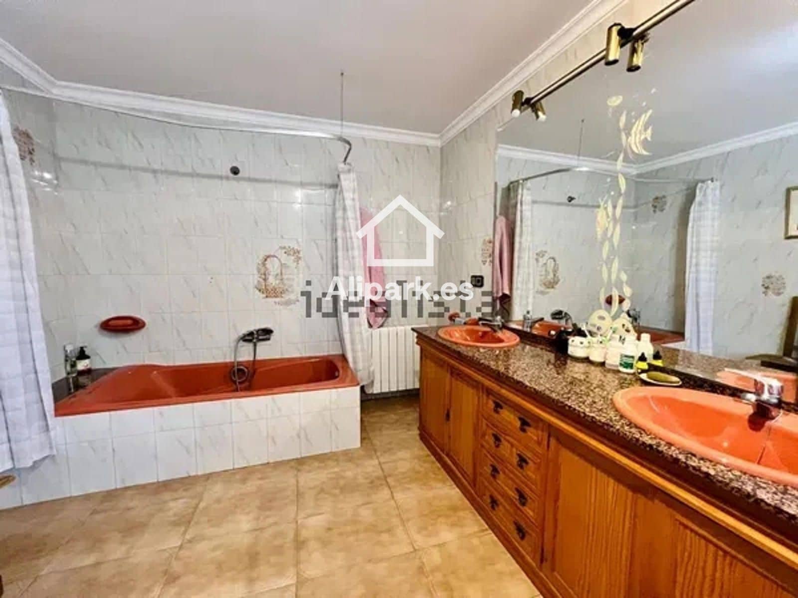 Chalet de 6 habitaciones en Alicante / Alacant ciudad en venta con piscina garaje - 485.000 € (Ref: 9453338)