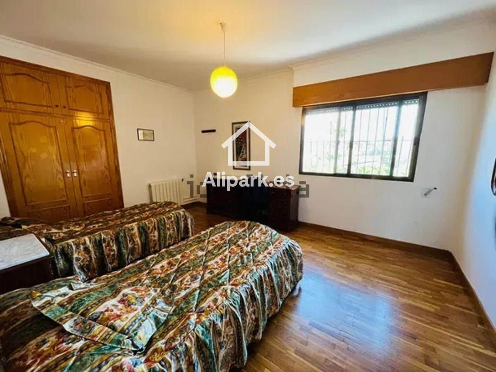 Chalet de 6 habitaciones en Alicante / Alacant ciudad en venta con piscina garaje - 485.000 € (Ref: 9453338)