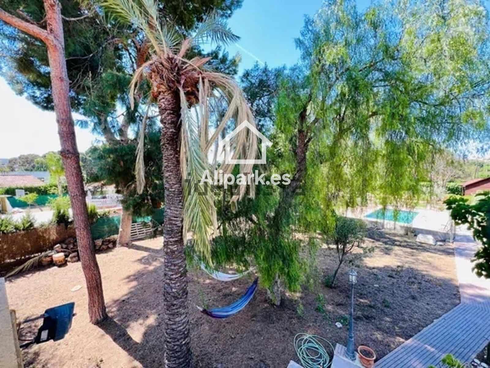 Chalet de 6 habitaciones en Alicante / Alacant ciudad en venta con piscina garaje - 485.000 € (Ref: 9453338)