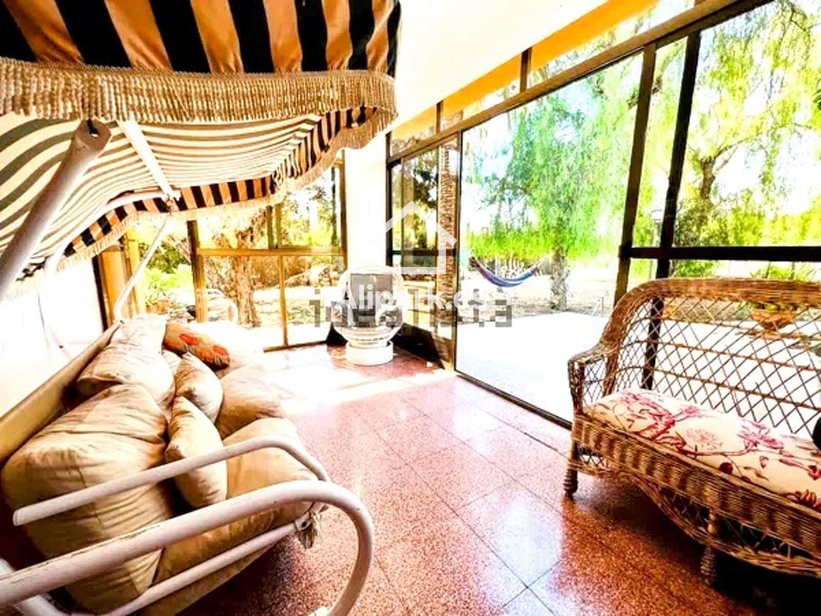 Chalet de 6 habitaciones en Alicante / Alacant ciudad en venta con piscina garaje - 485.000 € (Ref: 9453338)