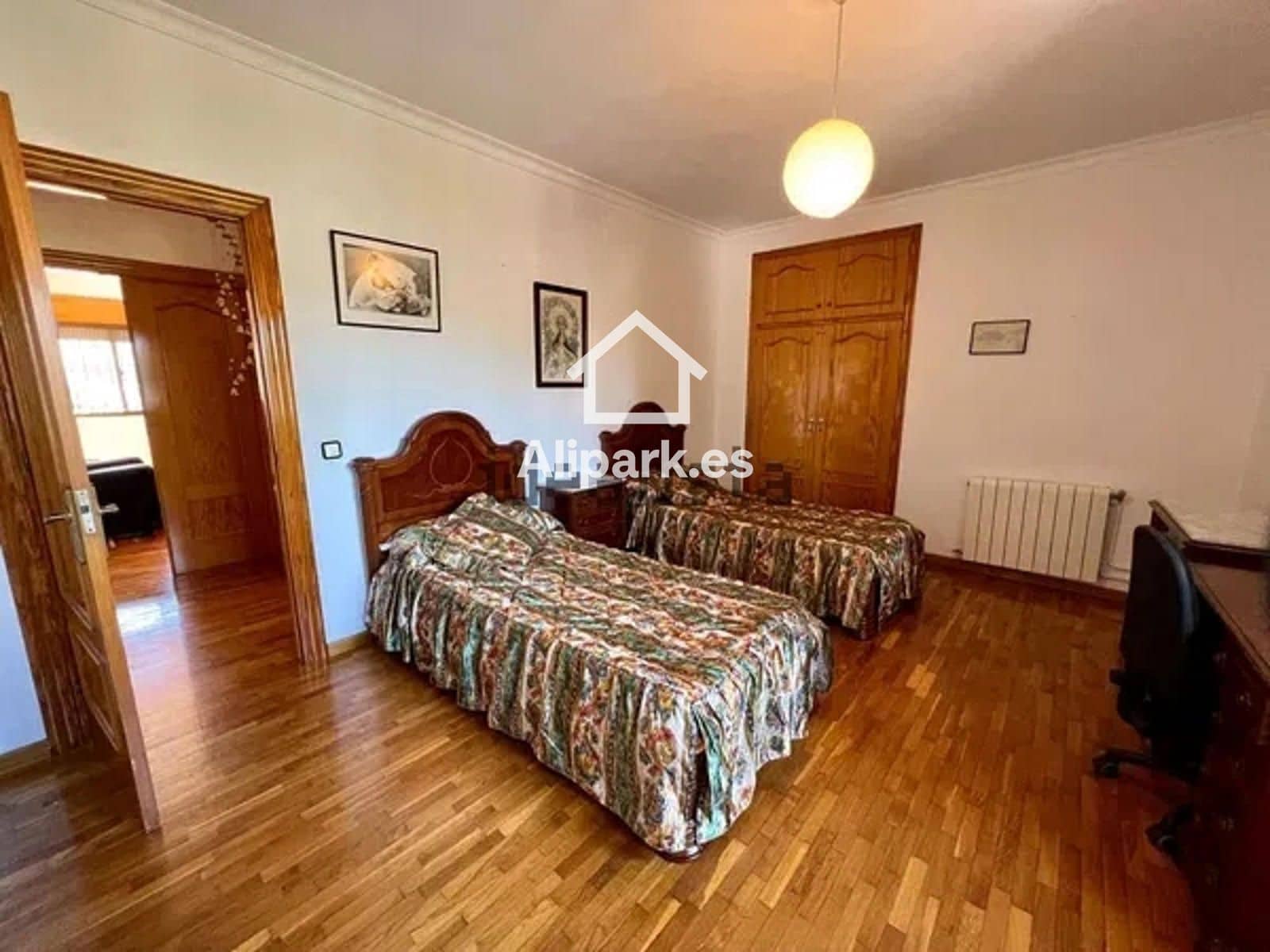 Chalet de 6 habitaciones en Alicante / Alacant ciudad en venta con piscina garaje - 485.000 € (Ref: 9453338)