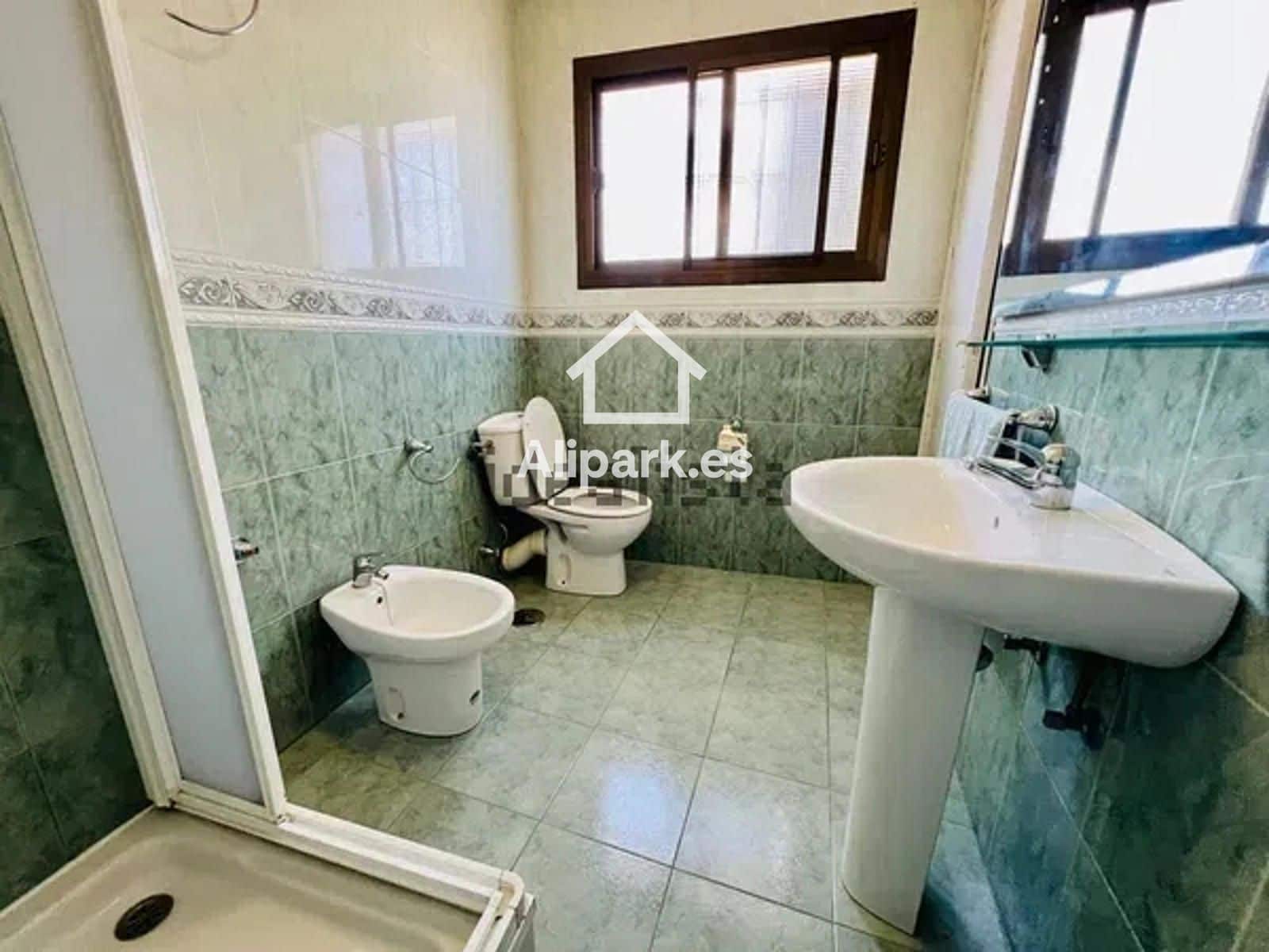 Chalet de 6 habitaciones en Alicante / Alacant ciudad en venta con piscina garaje - 485.000 € (Ref: 9453338)