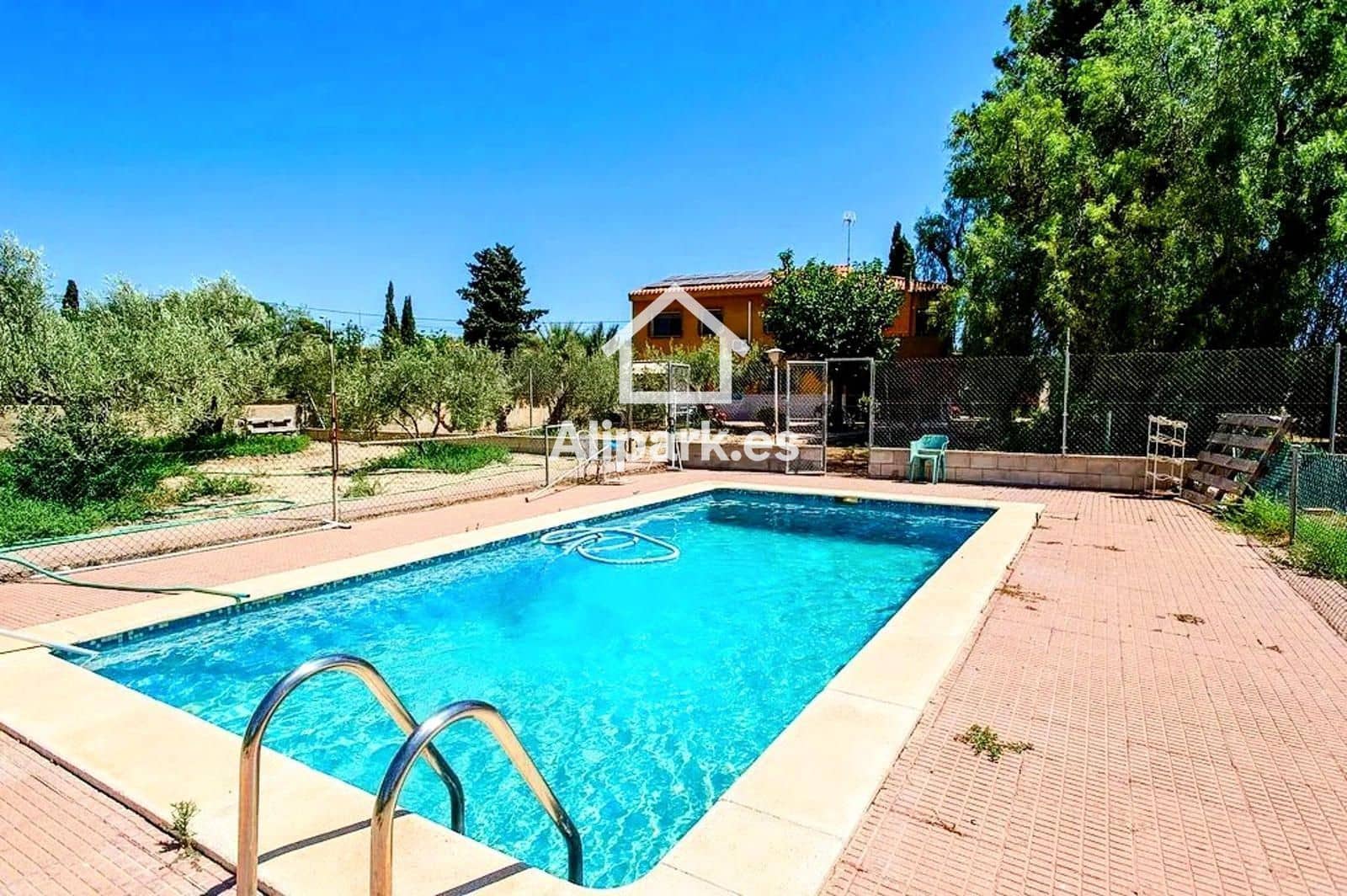Chalet de 6 habitaciones en Alicante / Alacant ciudad en venta con piscina garaje - 485.000 € (Ref: 9453338)
