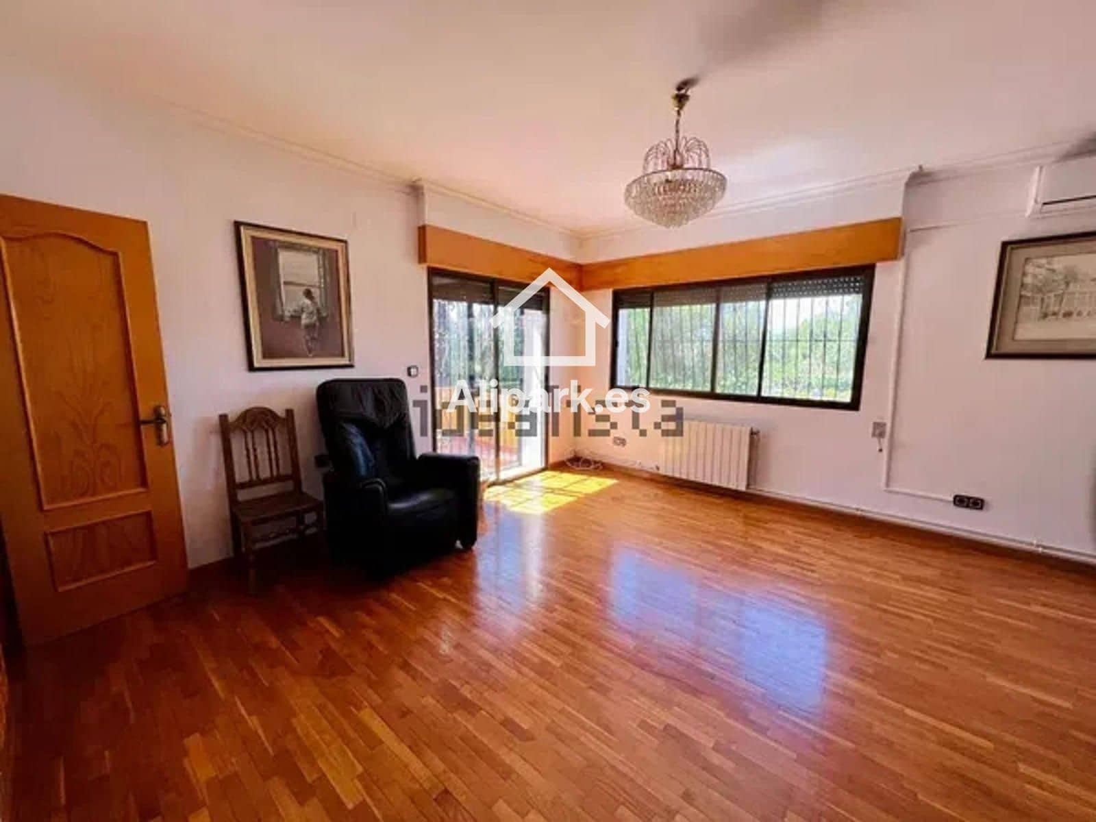 Chalet de 6 habitaciones en Alicante / Alacant ciudad en venta con piscina garaje - 485.000 € (Ref: 9453338)