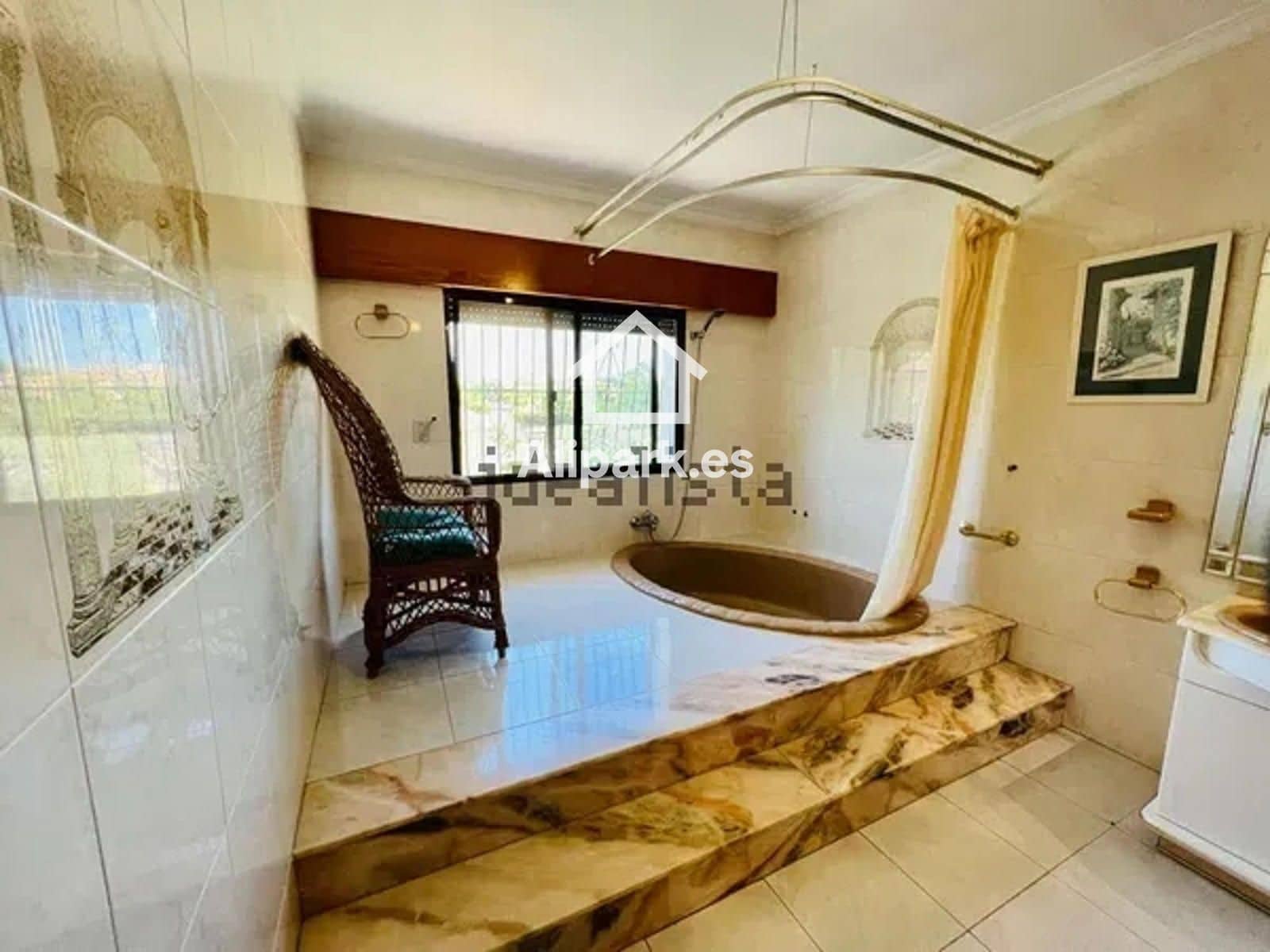 Chalet de 6 habitaciones en Alicante / Alacant ciudad en venta con piscina garaje - 485.000 € (Ref: 9453338)