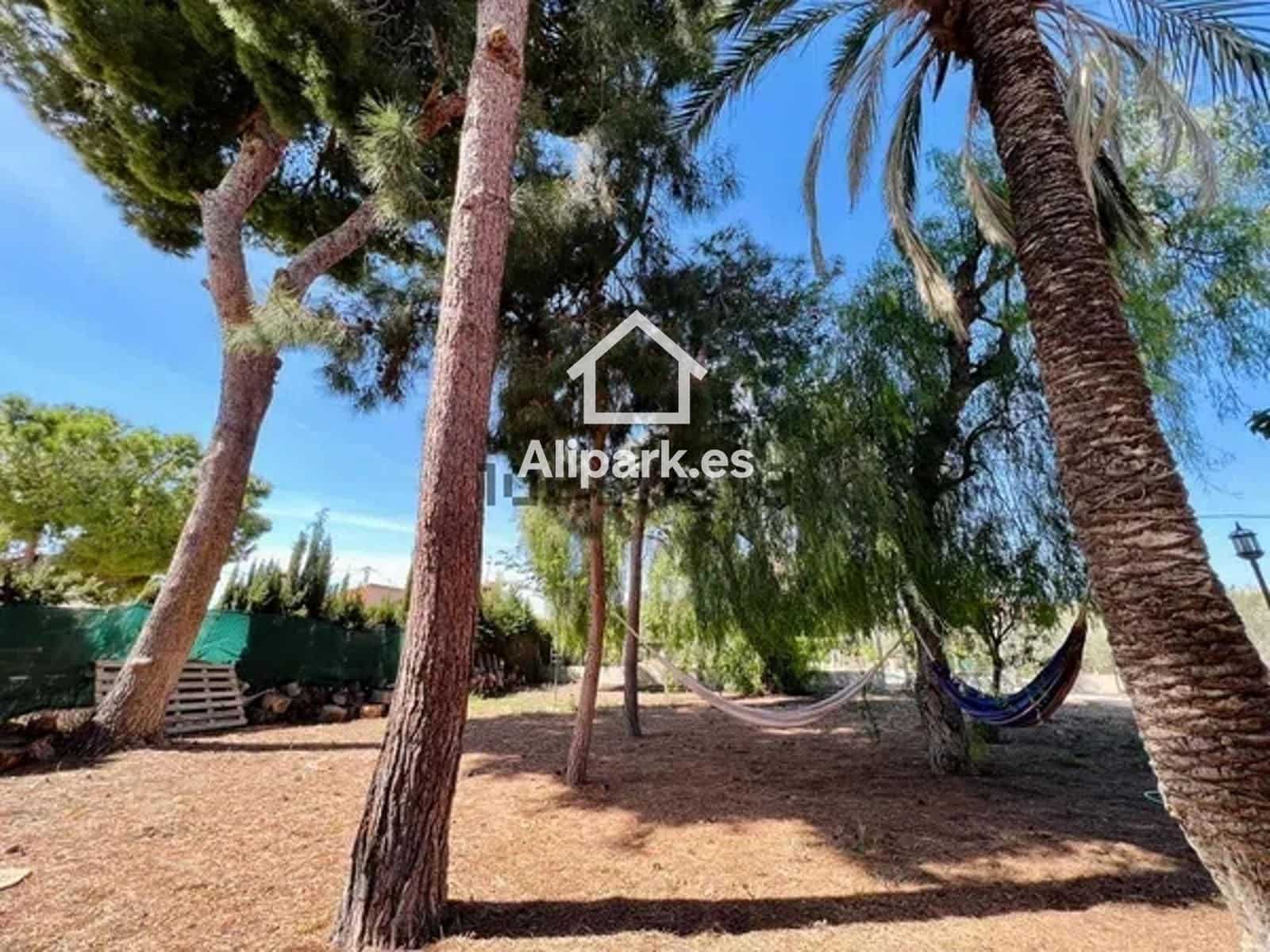 Chalet de 6 habitaciones en Alicante / Alacant ciudad en venta con piscina garaje - 485.000 € (Ref: 9453338)