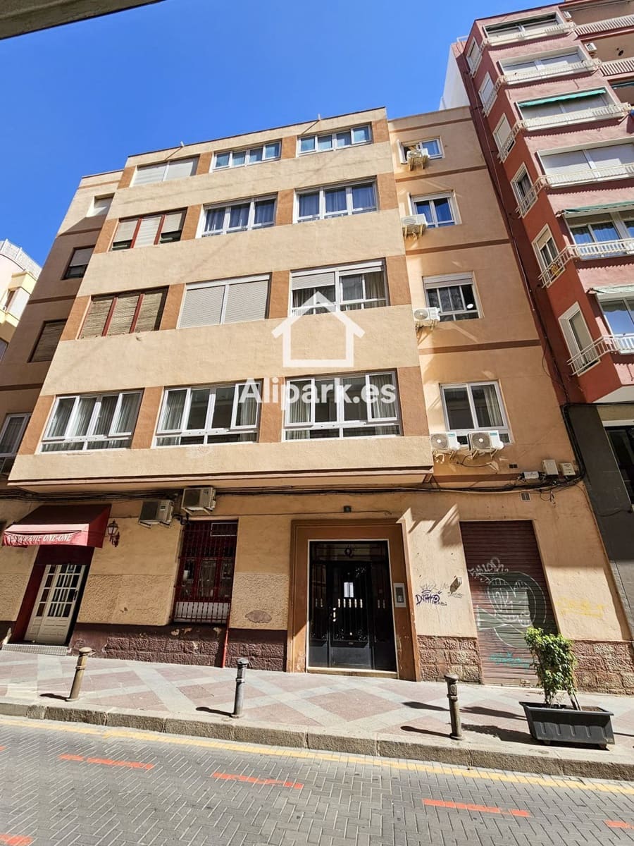 Erhverv til salg i Alicante by - € 137.000 (Ref: 9453340)