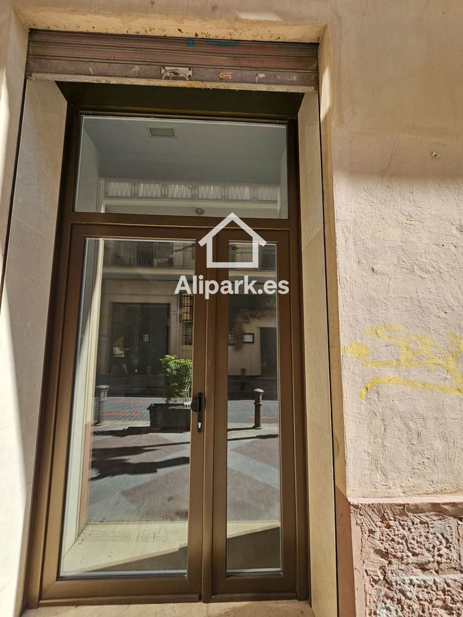 Erhverv til salg i Alicante by - € 137.000 (Ref: 9453340)