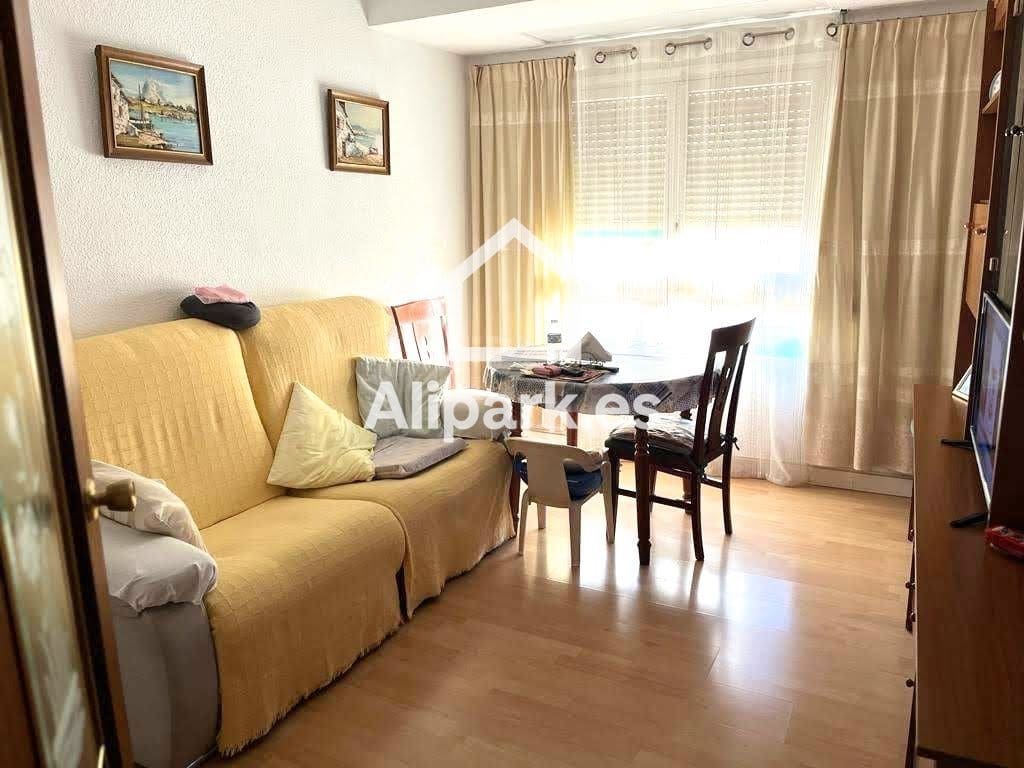 3 bedroom Flat for sale in Alicante / Alacant city - € 139,000 (Ref: 9453341)