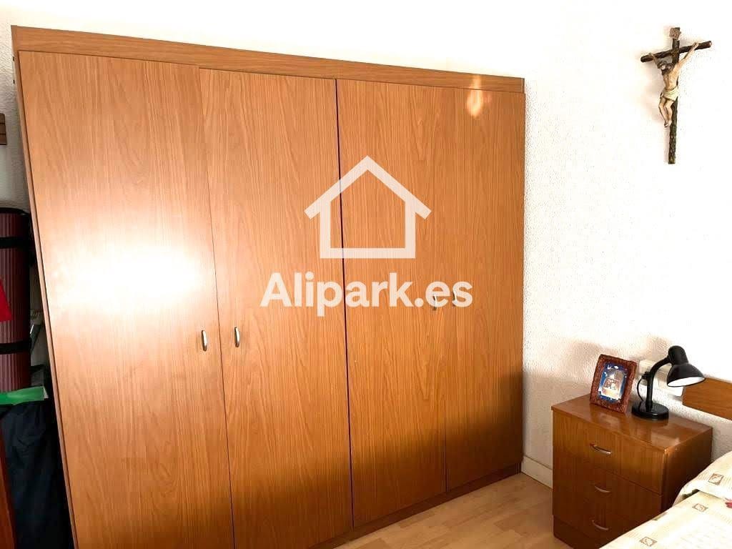 3 bedroom Flat for sale in Alicante / Alacant city - € 139,000 (Ref: 9453341)
