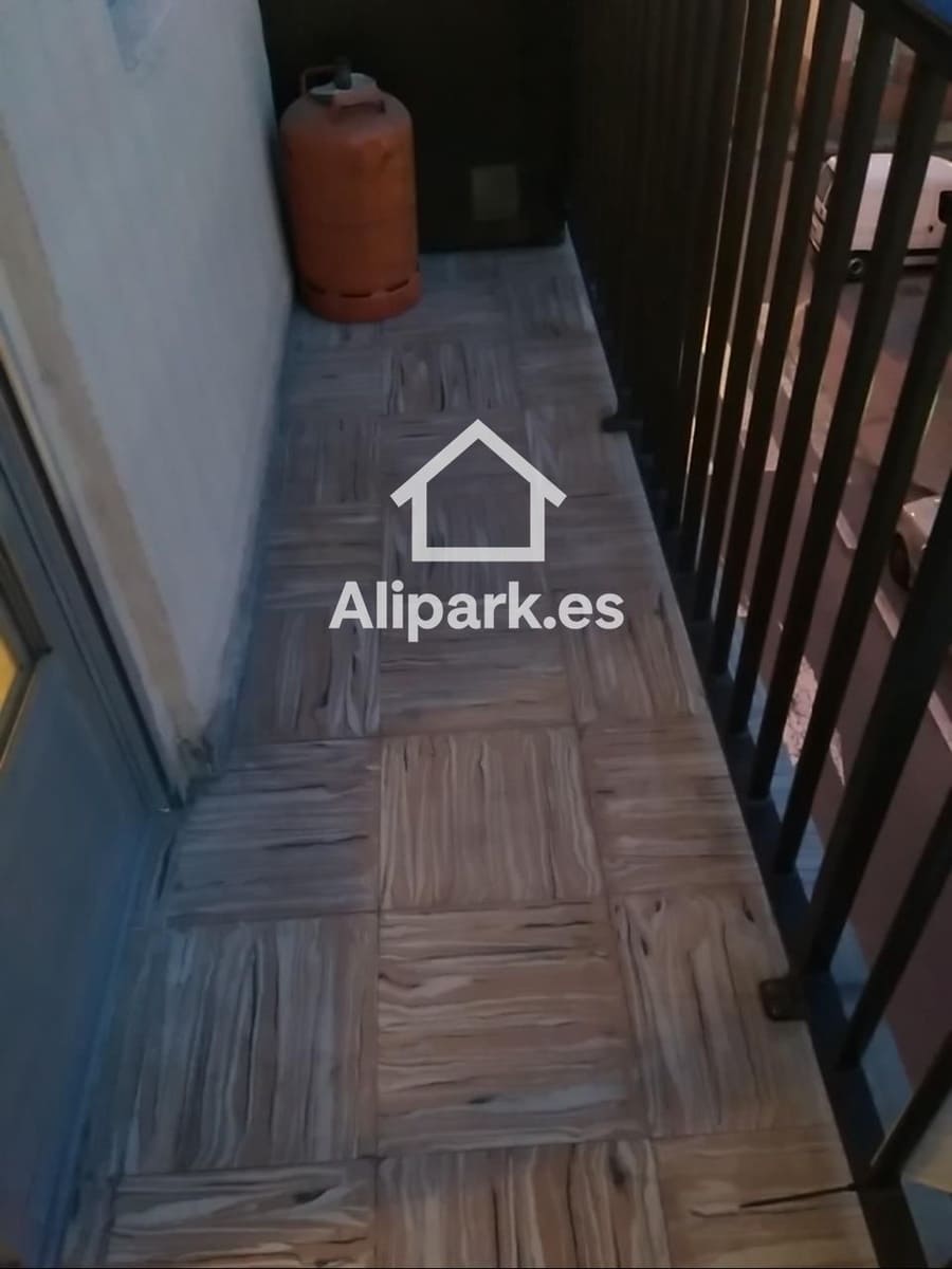 3 bedroom Flat for sale in Alicante / Alacant city - € 139,000 (Ref: 9453341)