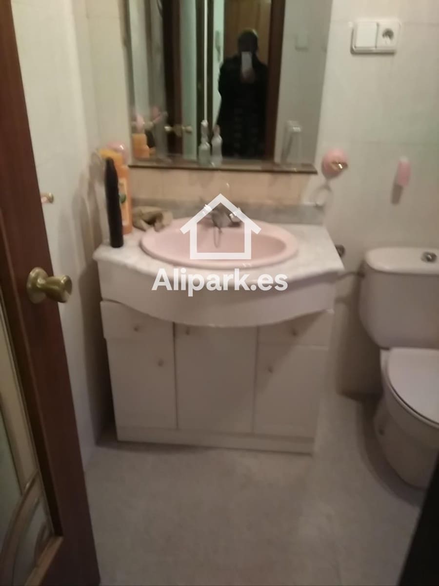 3 bedroom Flat for sale in Alicante / Alacant city - € 139,000 (Ref: 9453341)