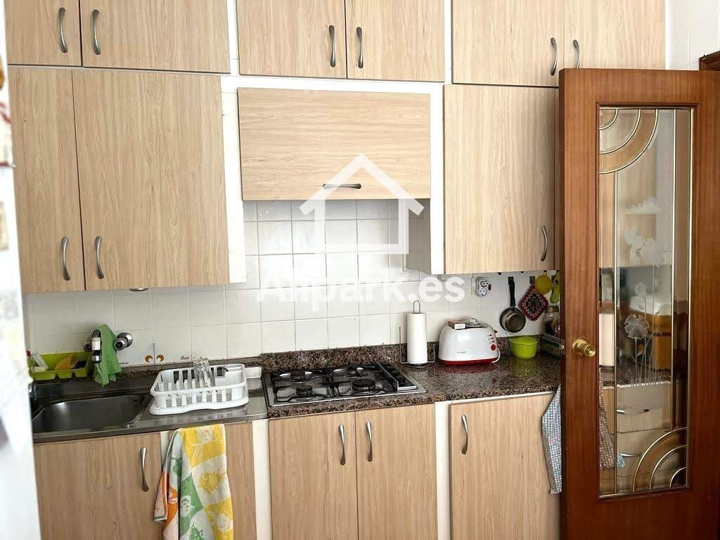 3 bedroom Flat for sale in Alicante / Alacant city - € 139,000 (Ref: 9453341)