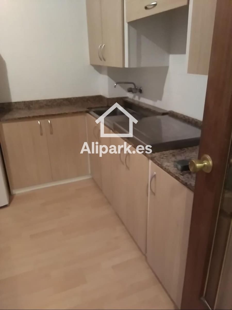 3 bedroom Flat for sale in Alicante / Alacant city - € 139,000 (Ref: 9453341)