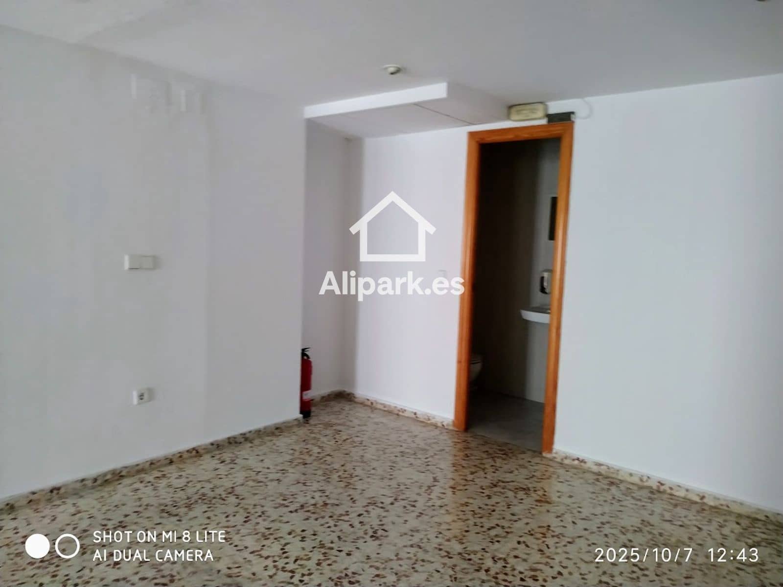 Erhverv til salg i Elche / Elx - € 85.000 (Ref: 9453346)