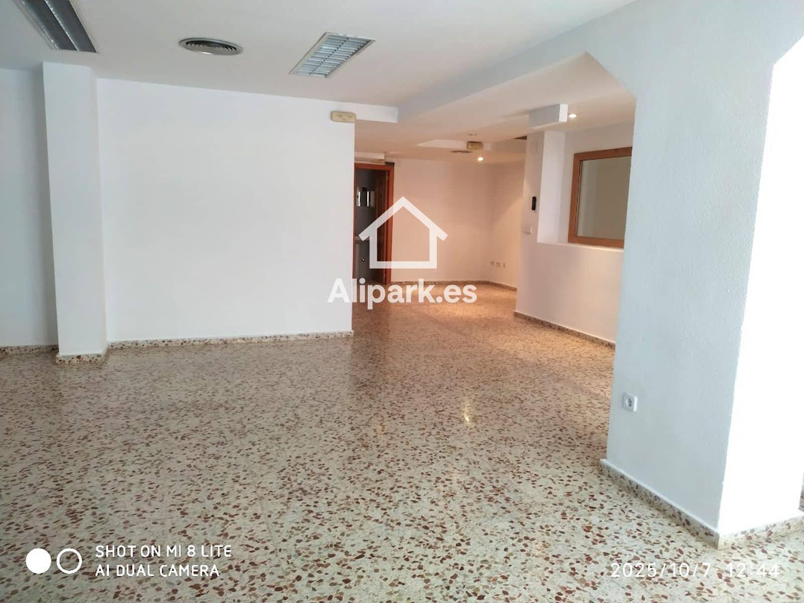 Erhverv til salg i Elche / Elx - € 85.000 (Ref: 9453346)