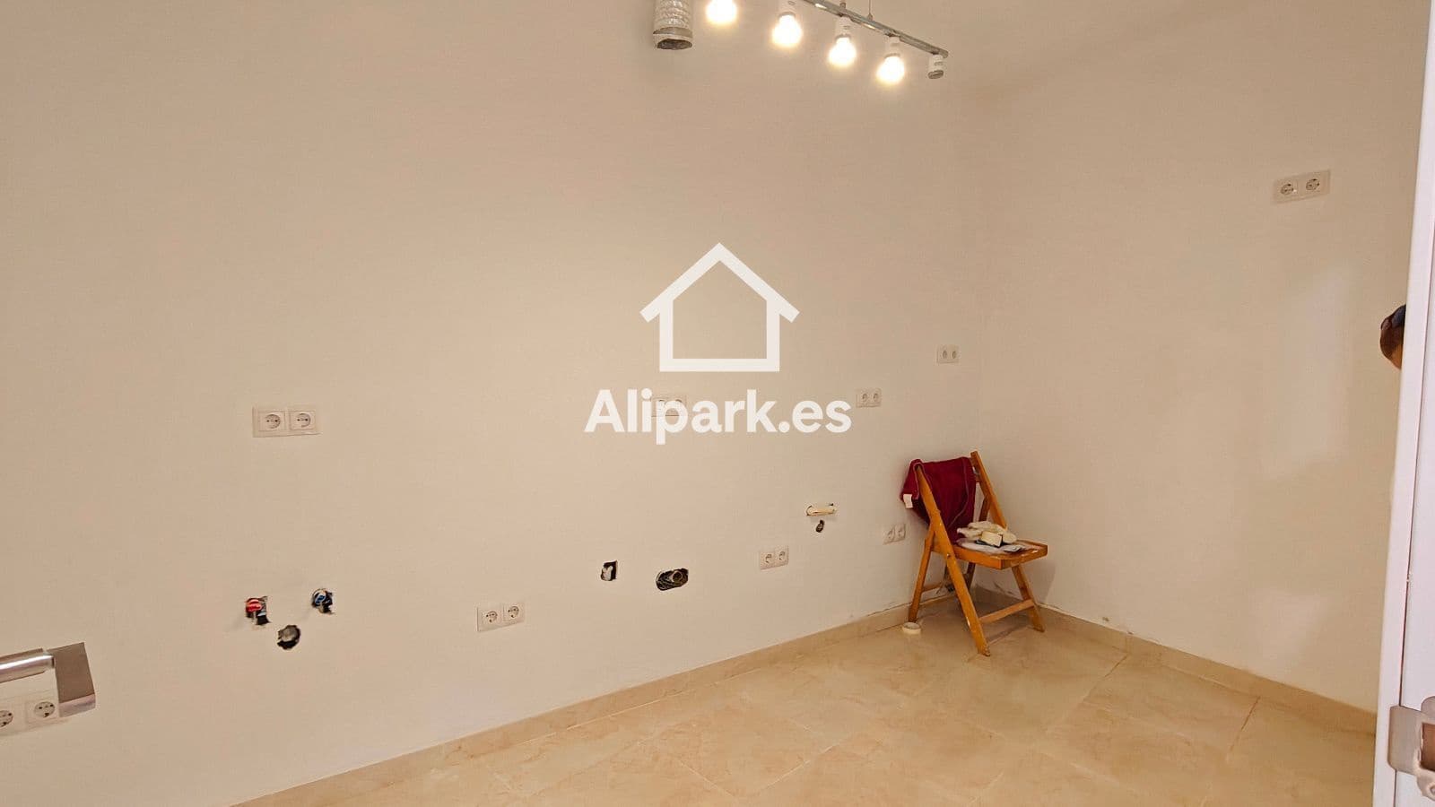 Local Comercial en Alicante / Alacant ciudad en venta - 145.000 € (Ref: 9453349)