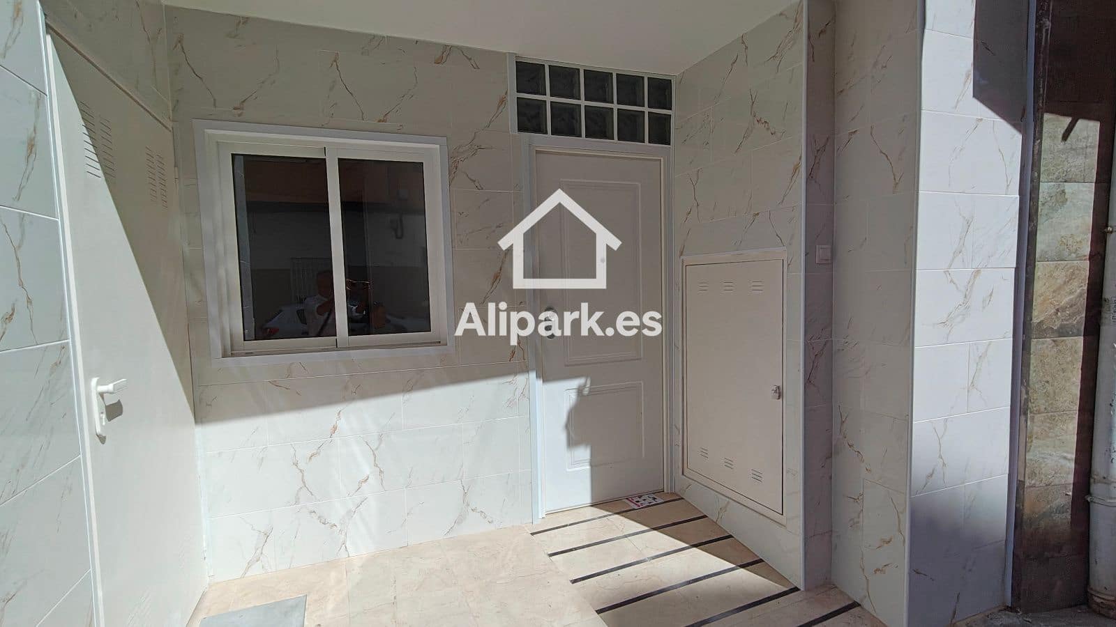 Local Comercial en Alicante / Alacant ciudad en venta - 145.000 € (Ref: 9453349)
