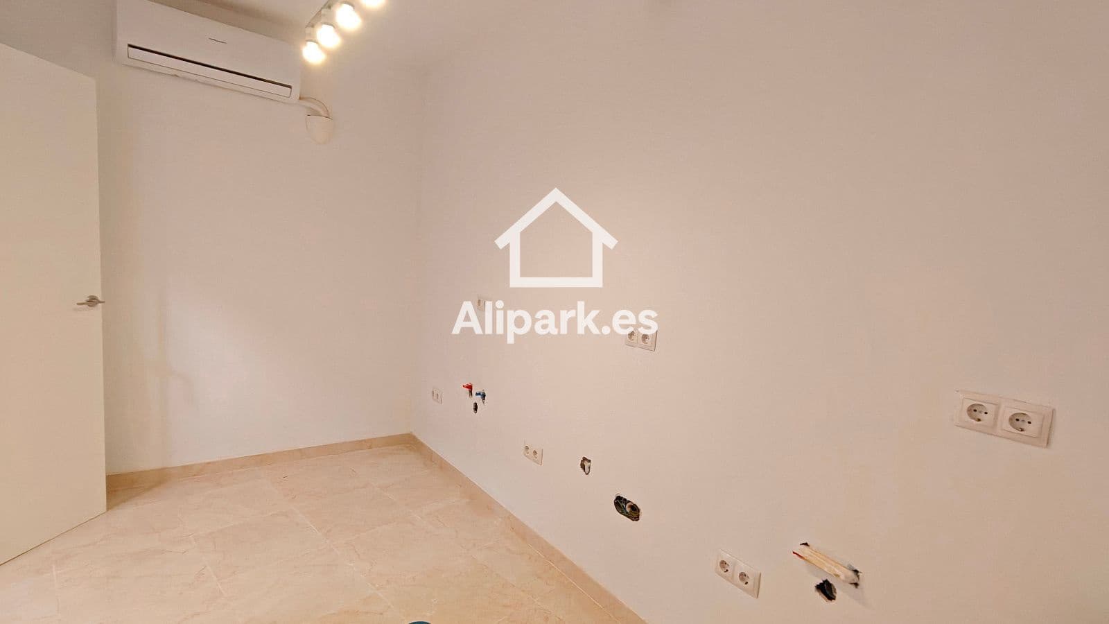 Local Comercial en Alicante / Alacant ciudad en venta - 145.000 € (Ref: 9453349)