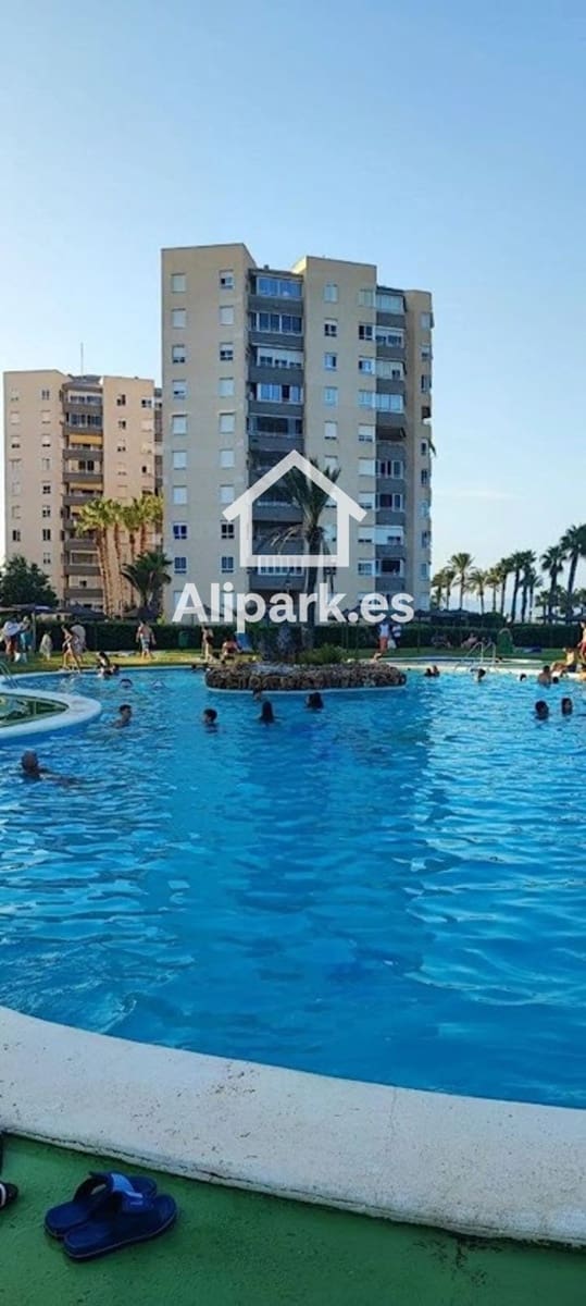 2 bedroom Flat for sale in Alicante / Alacant city with pool garage - € 269,000 (Ref: 9453350)
