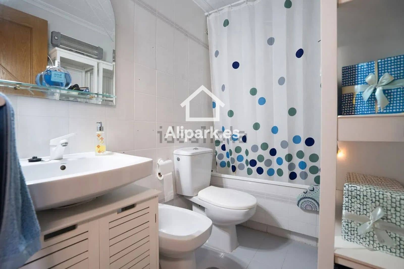 2 bedroom Flat for sale in Alicante / Alacant city with pool garage - € 269,000 (Ref: 9453350)