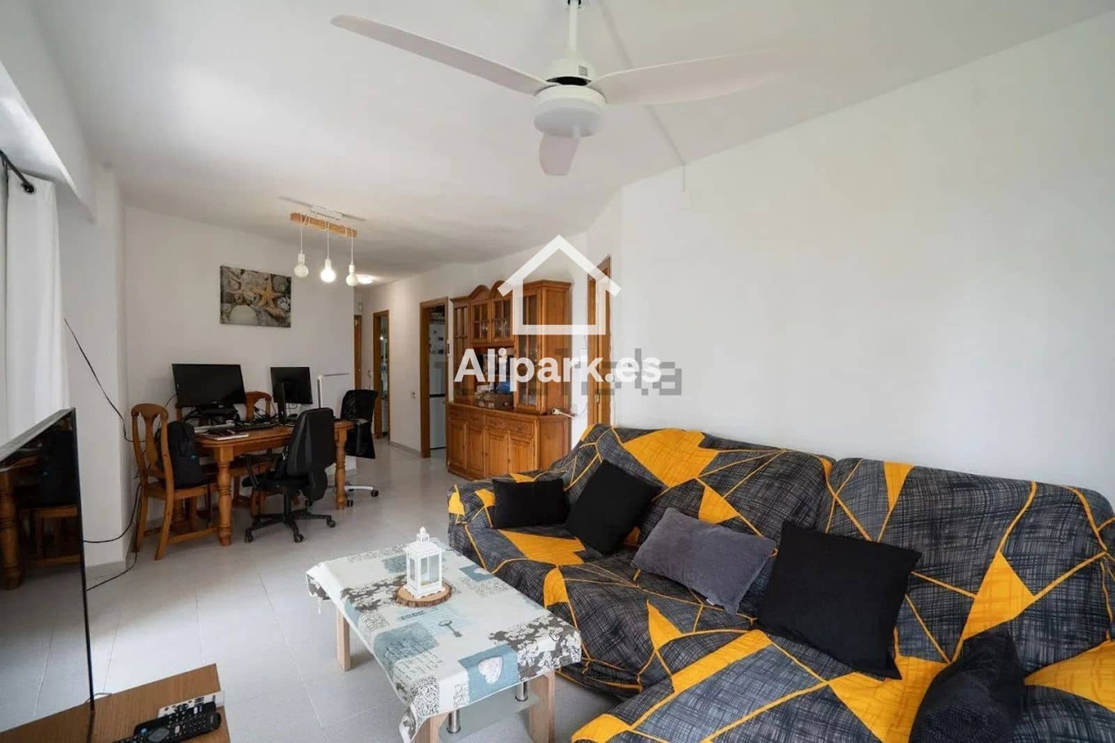 2 bedroom Flat for sale in Alicante / Alacant city with pool garage - € 269,000 (Ref: 9453350)