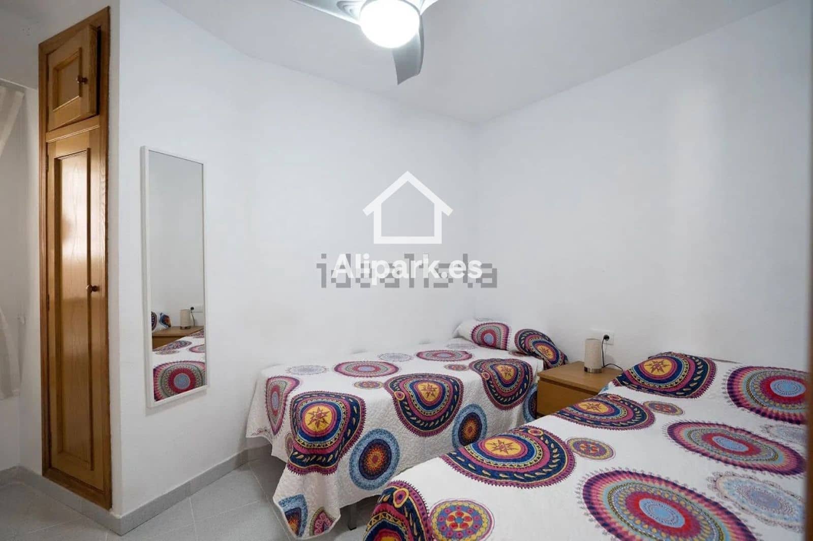 2 bedroom Flat for sale in Alicante / Alacant city with pool garage - € 269,000 (Ref: 9453350)